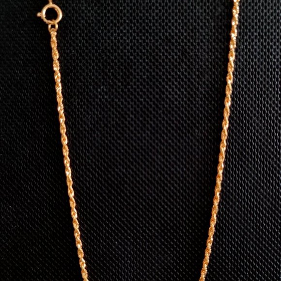 Jewelry - Twisted gold necklace 18k